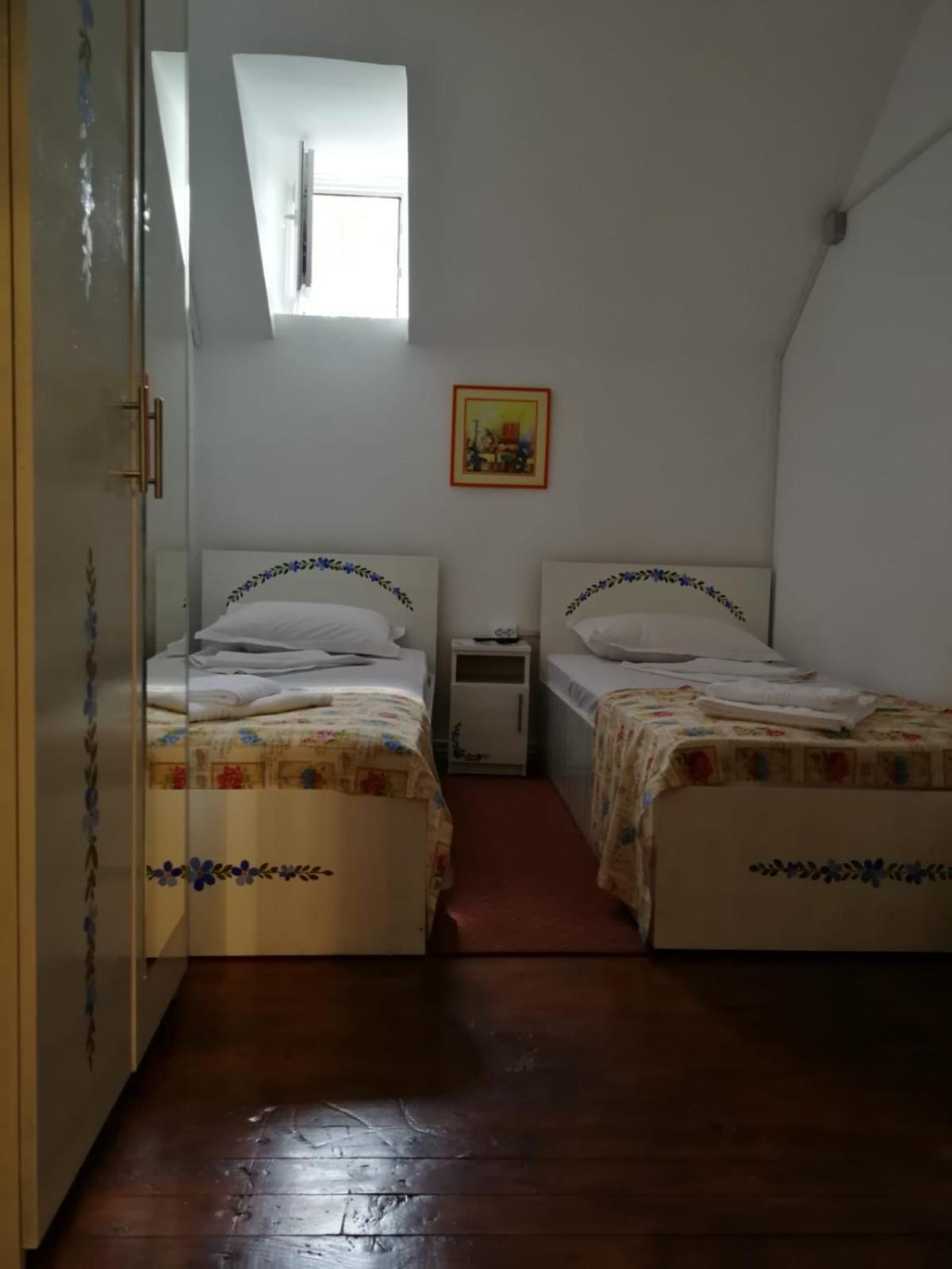 Pensiunea Geostar 2 Curtea de Argeş Екстериор снимка